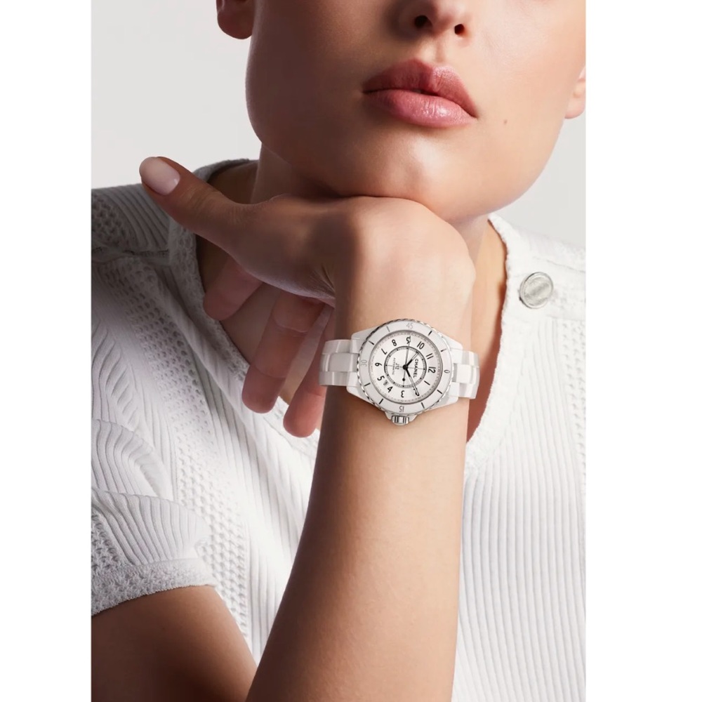 Chanel J12 WATCH CALIBER 12.1, 38 MM White - Picture 2 of 8